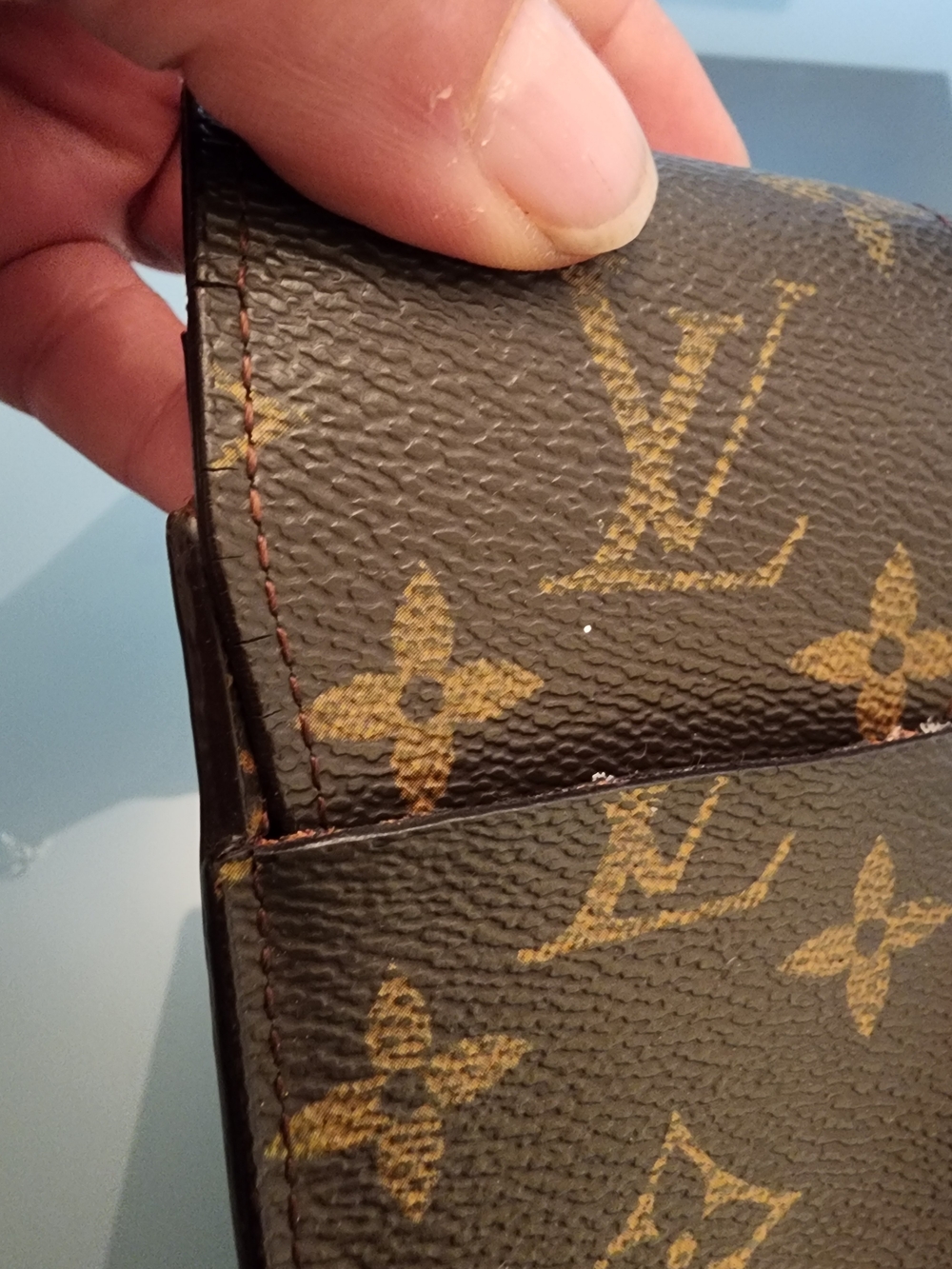 Louis Vuitton Monogram Etui Cigarette Case featuring the iconic brown - Picture 3 of 12